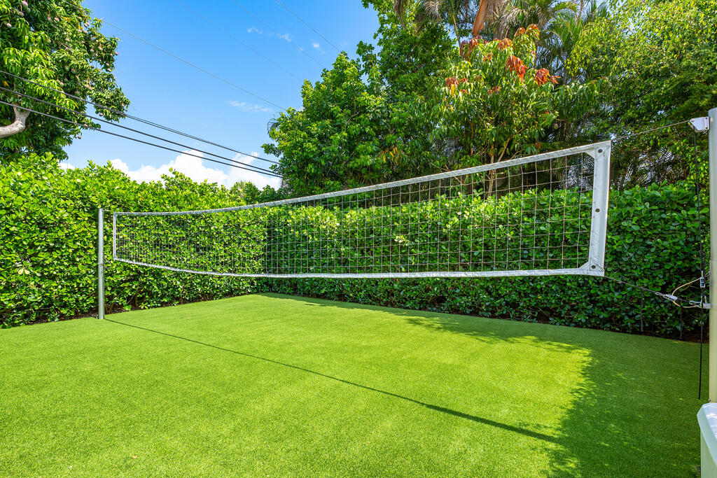 999 Elderberry Way Boca Raton, FL 33486 - Photo 53 of 65 Removable Volleyball Net
