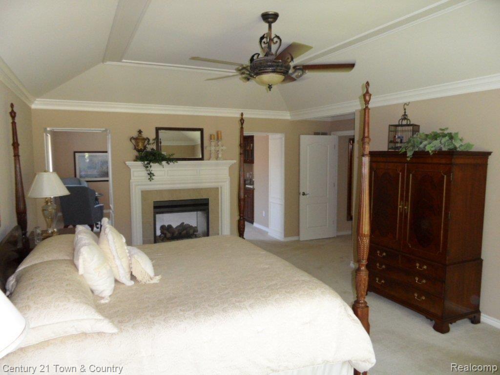 3195 St James Court Rochester, MI 48306 - Photo 13 of 25 Master Suite