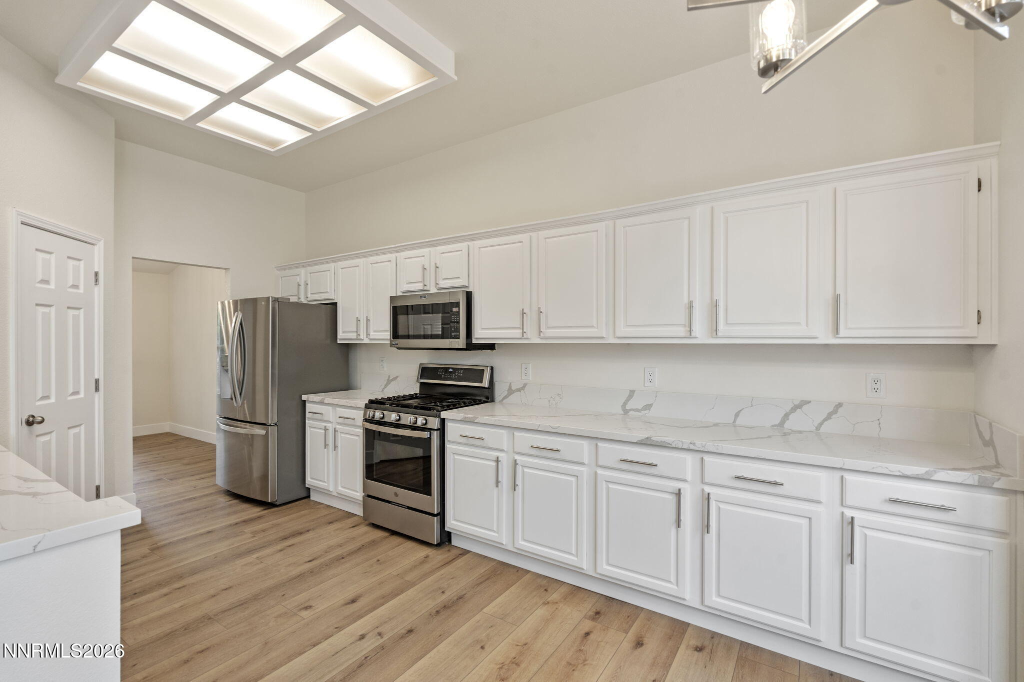 856 Francesca Way Sparks, NV 89436 - Photo 19 of 40 Kitchen 3