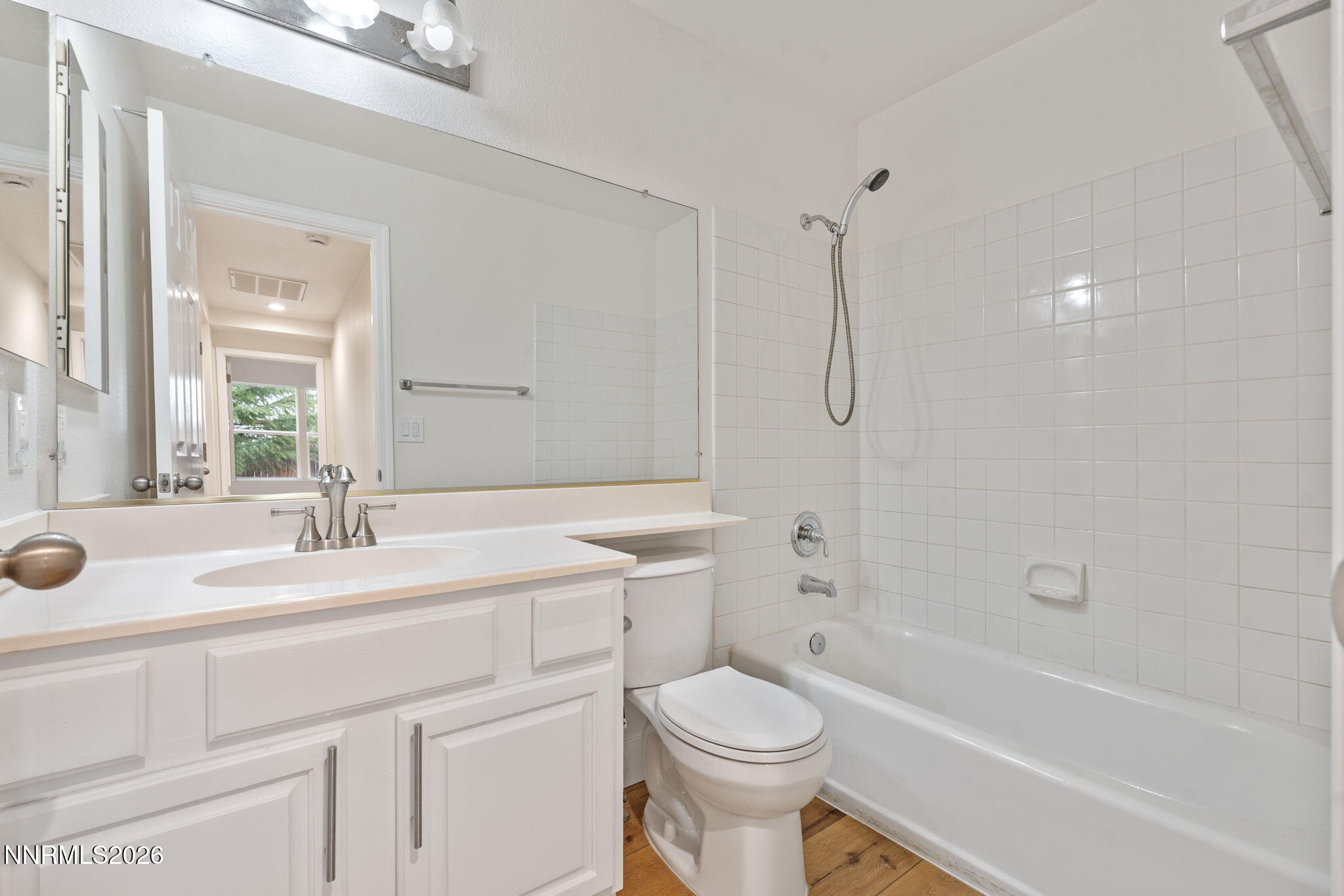 856 Francesca Way Sparks, NV 89436 - Photo 27 of 40 Bathroom 2
