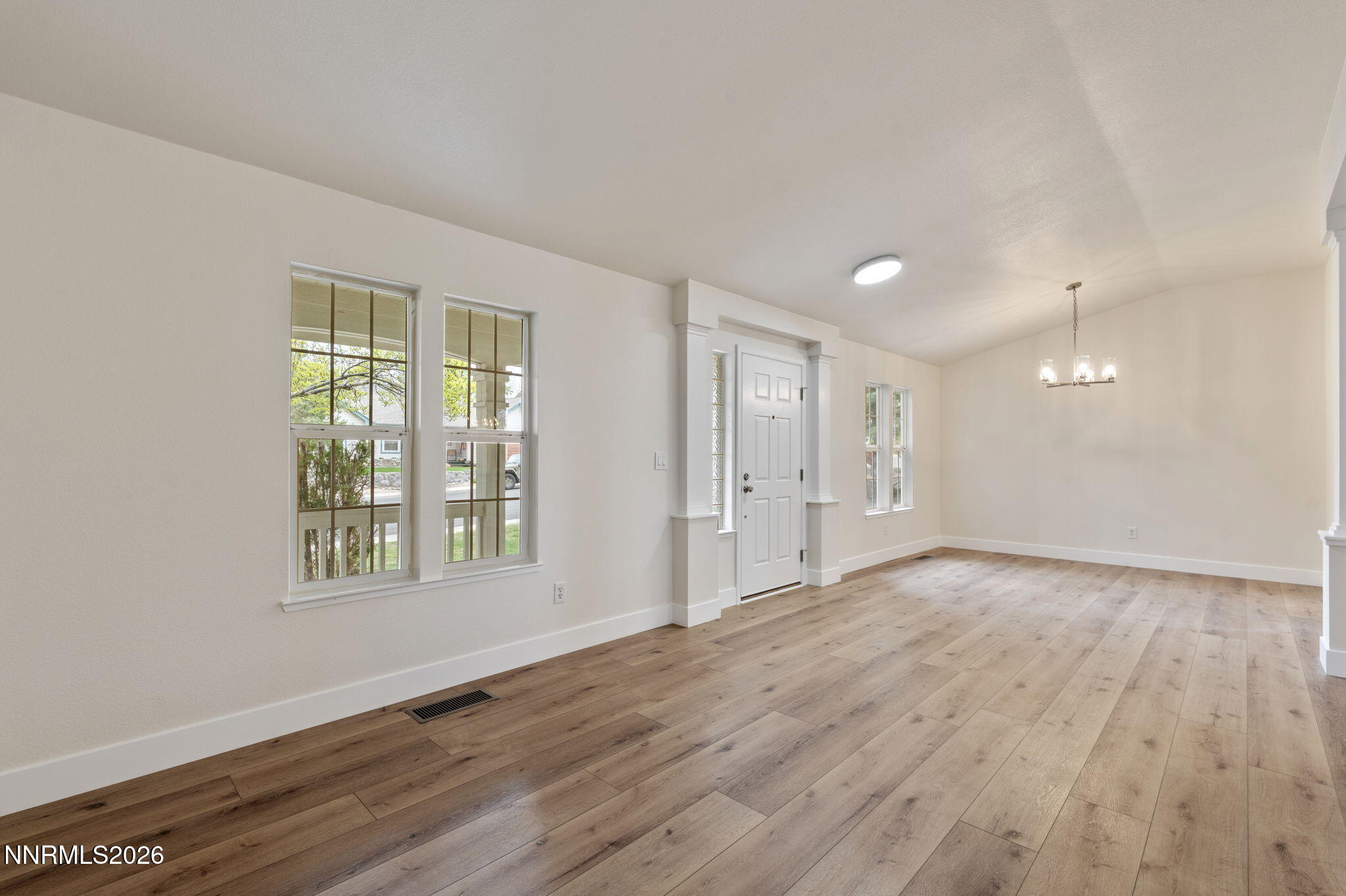 856 Francesca Way Sparks, NV 89436 - Photo 9 of 40 Living Room 7