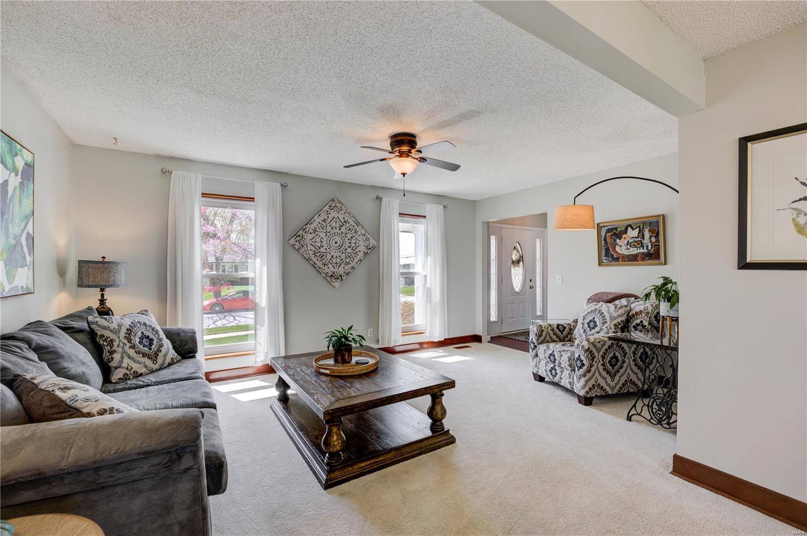101 Tara Ridge Court Ballwin, MO 63021 - Photo 3 of 21 Gallery Image 3
