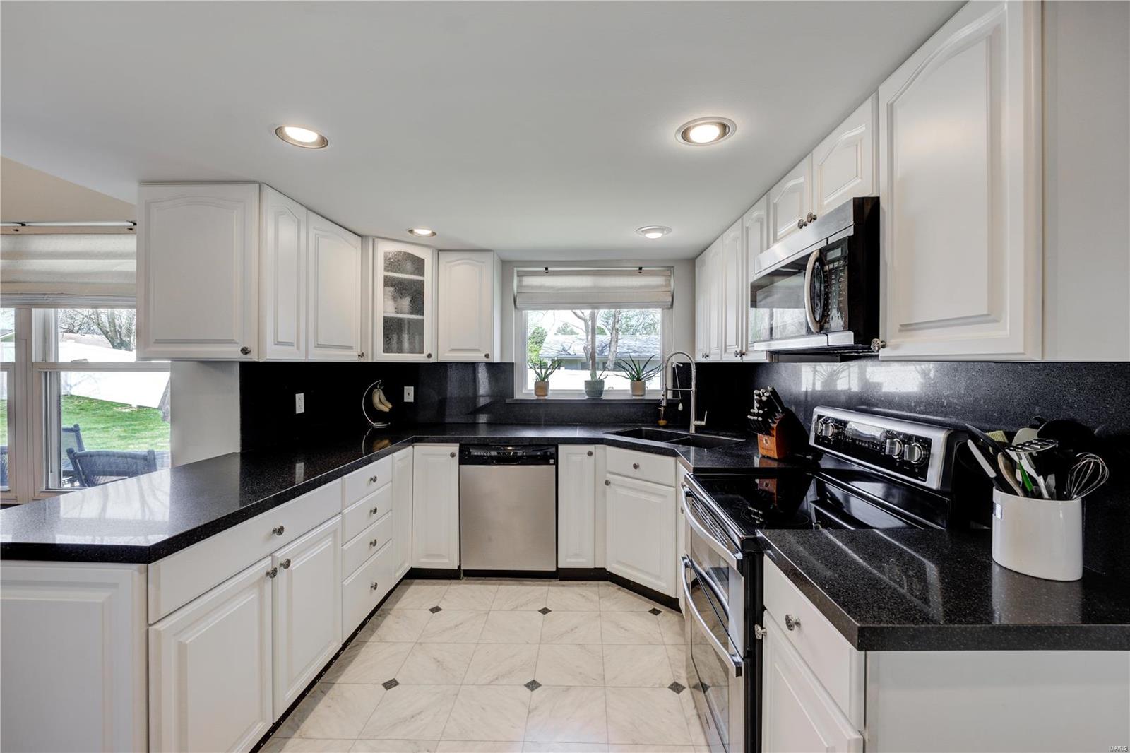 101 Tara Ridge Court Ballwin, MO 63021 - Photo 6 of 21 Gallery Image 6