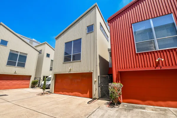$2,500 | 824 Robin Street, Houston, TX 77019