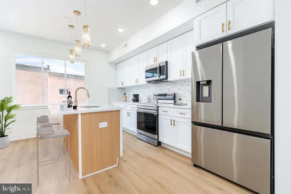 $2,350 | 737 North 42nd Street, Philadelphia, PA 19104