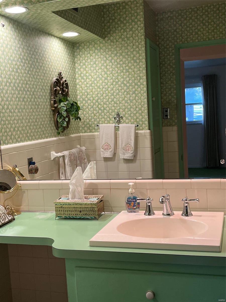 11627 Fallbrook Drive St. Louis, MO 63131 - Photo 45 of 88