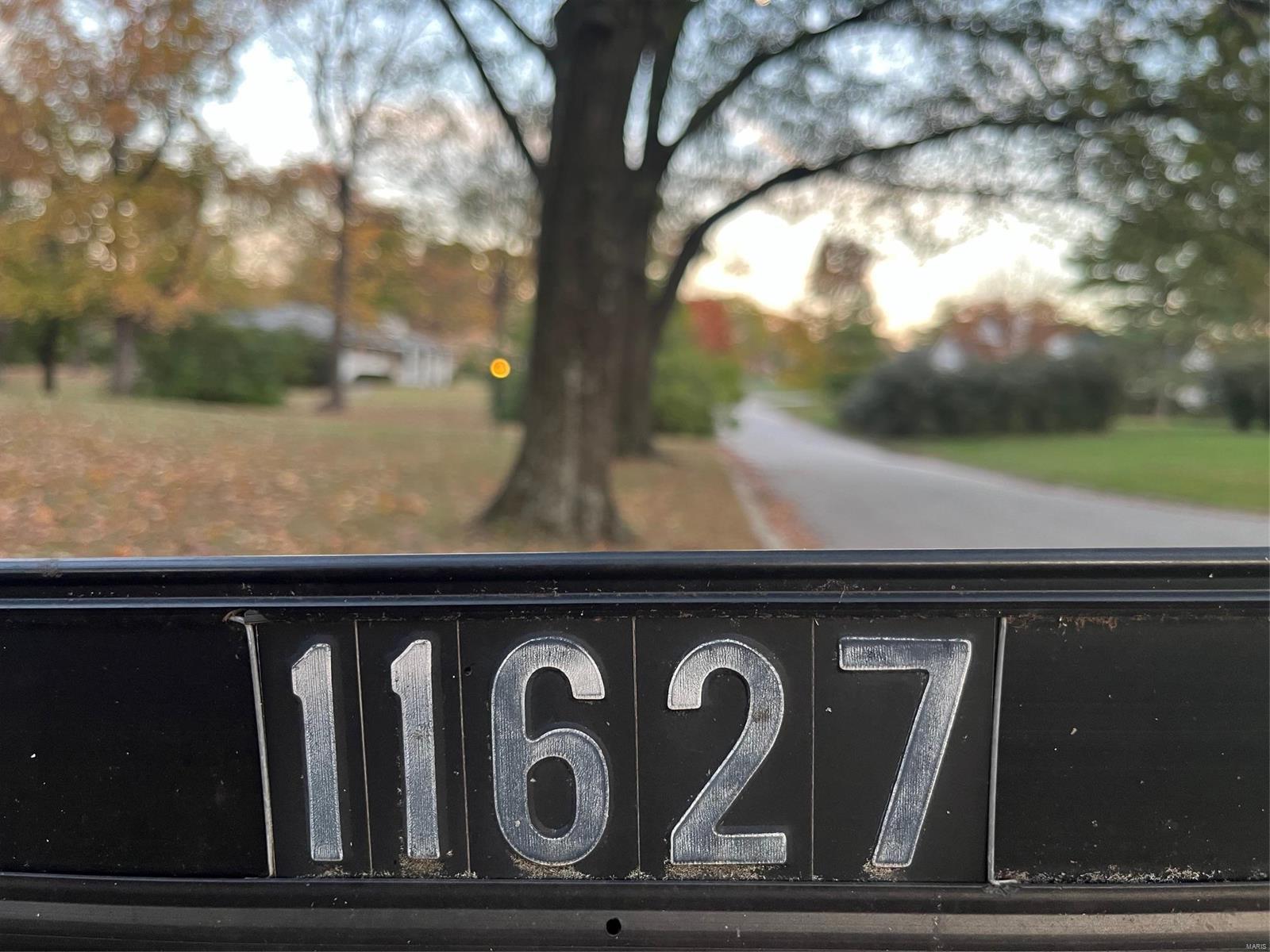 11627 Fallbrook Drive St. Louis, MO 63131 - Photo 5 of 88