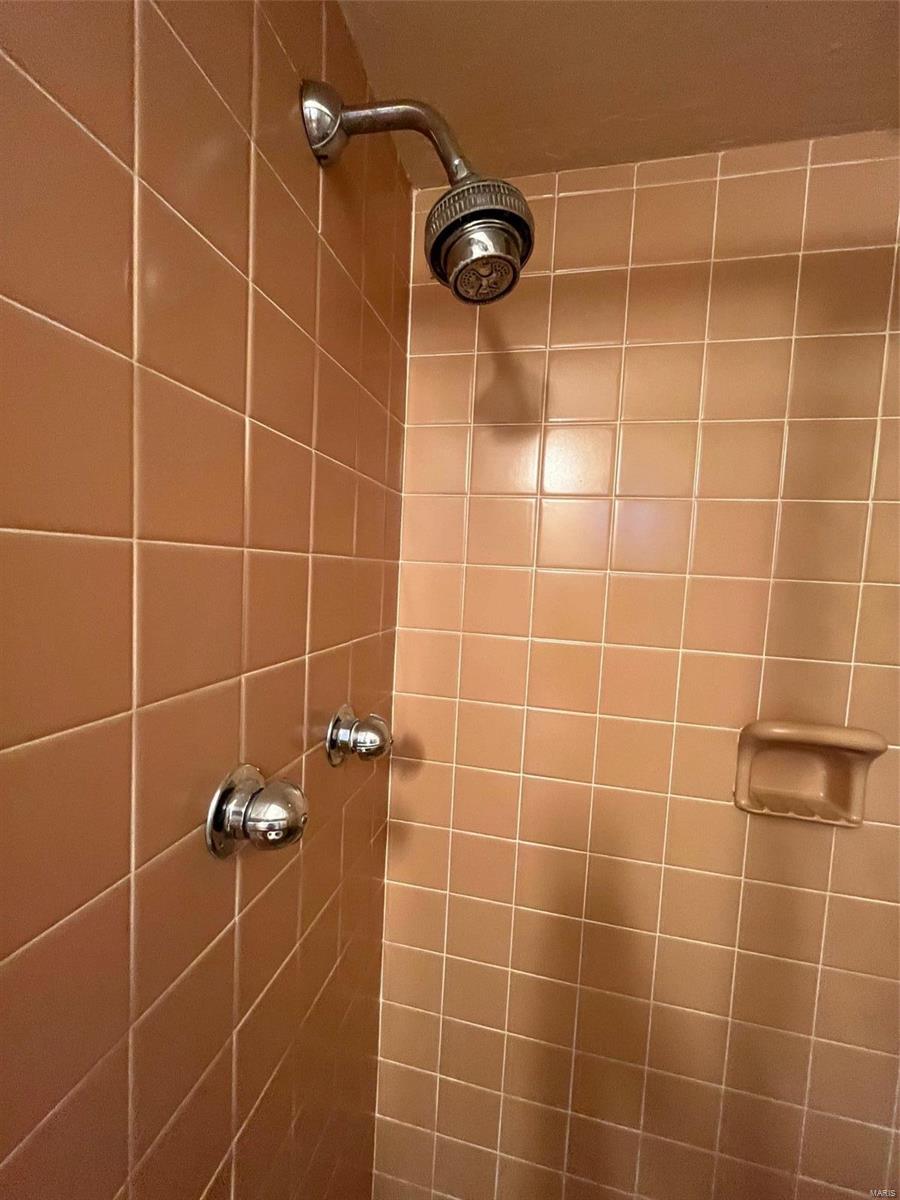 11627 Fallbrook Drive St. Louis, MO 63131 - Photo 68 of 88