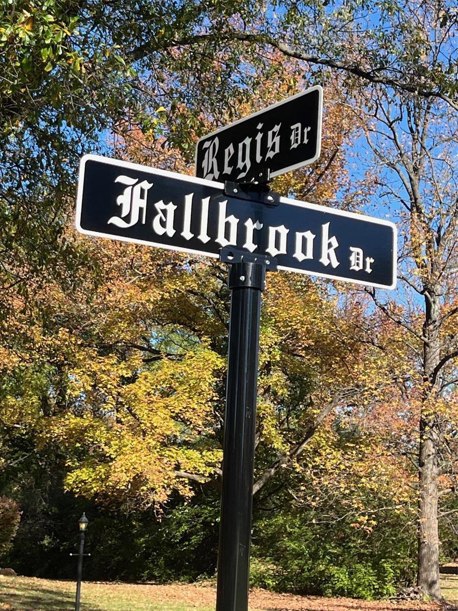 11627 Fallbrook Drive St. Louis, MO 63131 - Photo 9 of 88