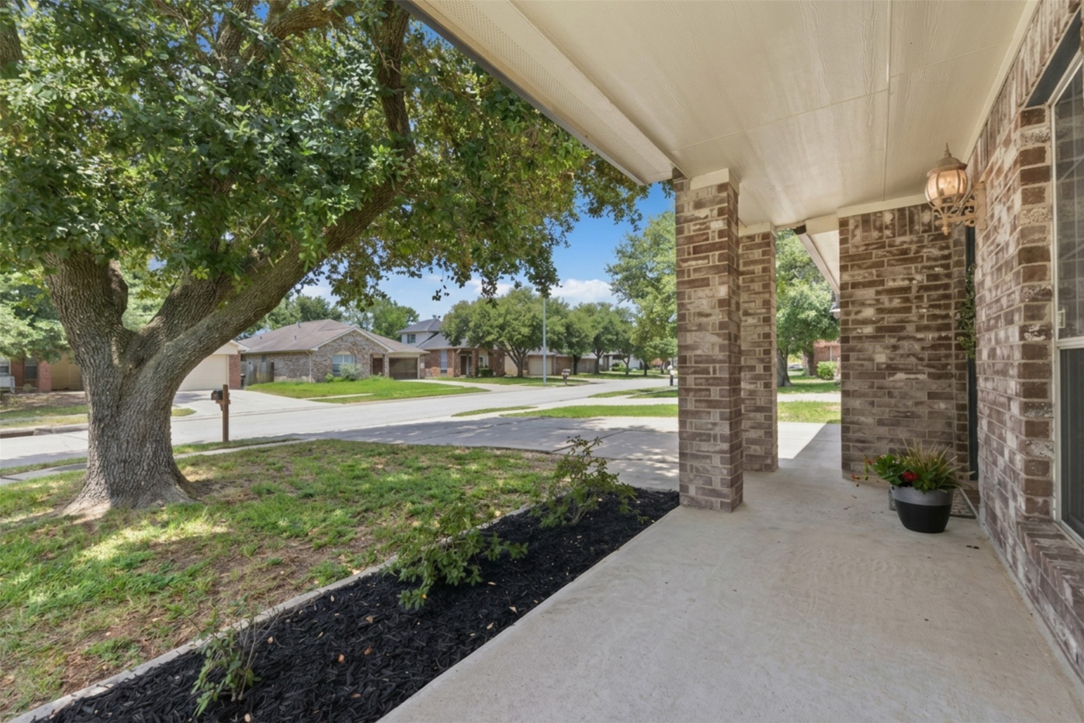 2446 Halstead Drive Spring, TX 77386 - Photo 3 of 45