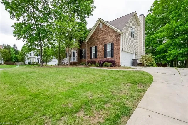 $2,280 | 4001 Preswick Court, High Point, NC 27265