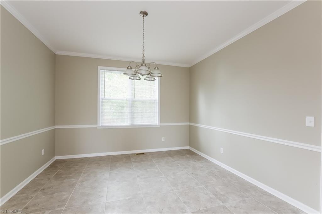 4001 Preswick Court High Point, NC 27265 - Photo 5 of 17