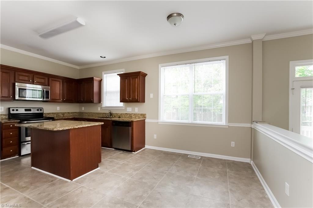 4001 Preswick Court High Point, NC 27265 - Photo 6 of 17