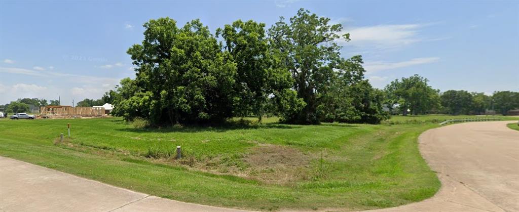 a view of a golf course