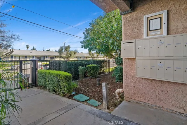 $699,000 | 7615 Glade Avenue, Unit 114, Canoga Park, CA 91304