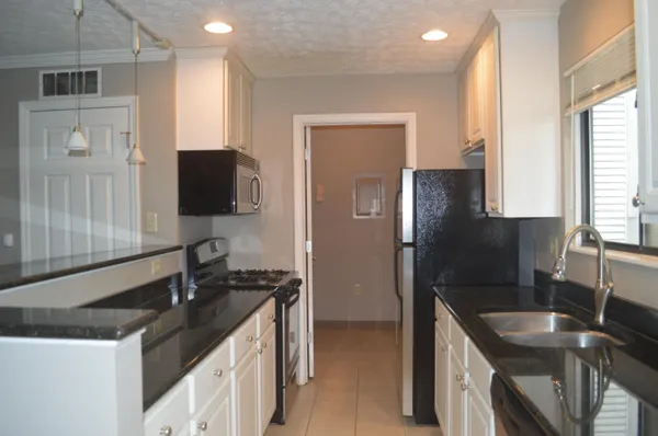 $208,900 | 2744 Greystone Drive, Unit D, Columbus, OH 43220