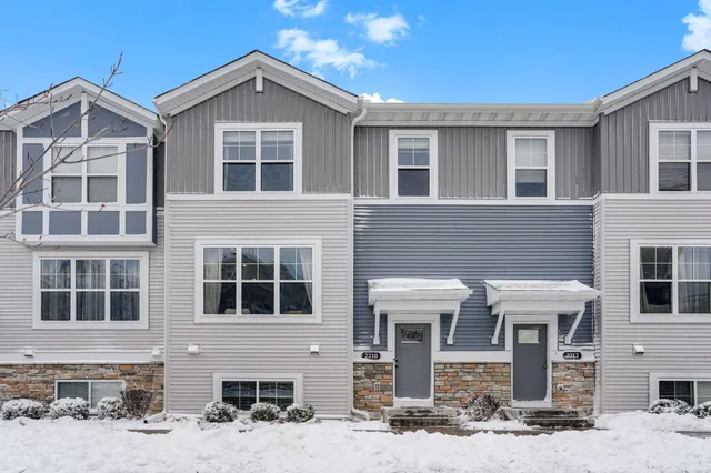 $349,900 | 2210 Gateway Curve, St. Paul, MN 55109