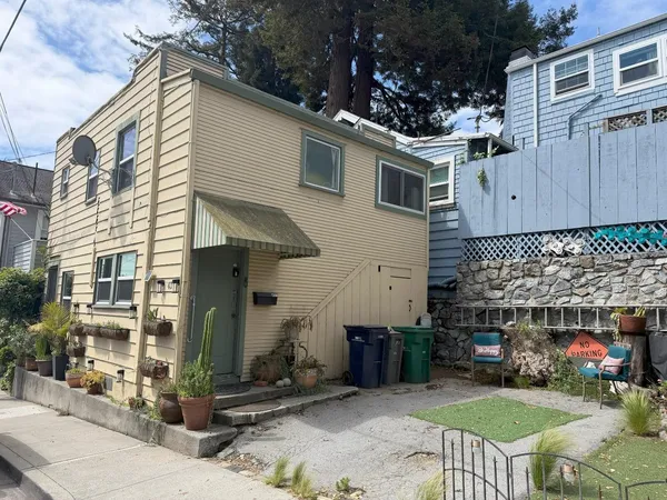 $999,000 | 431 Capitola Avenue, Capitola, CA 95010