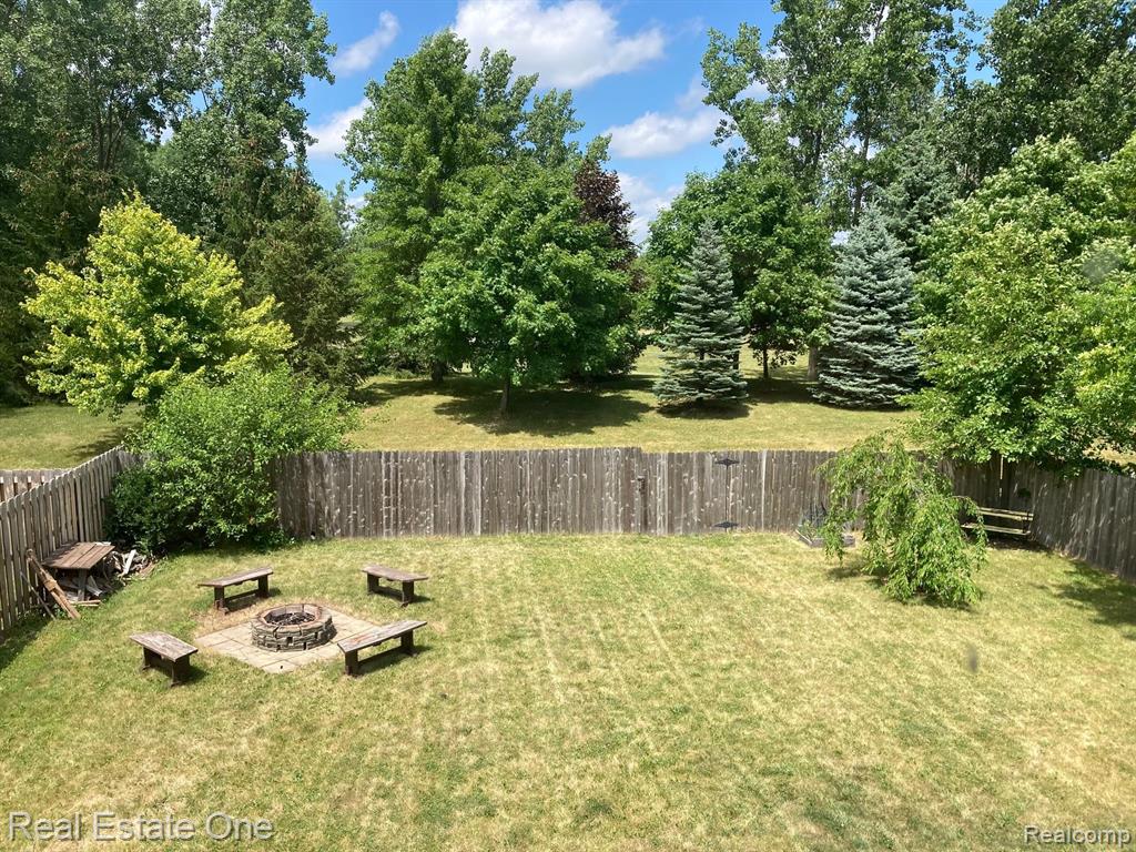 44638 Ridgefield Road Canton, MI 48188 - Photo 37 of 41