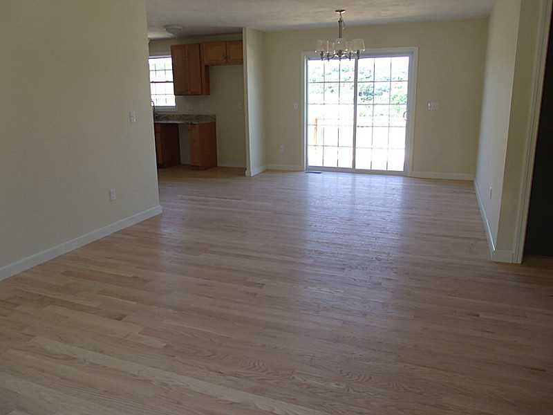 37 Fieldside Drive Woonsocket, RI 02895 - Photo 4 of 16 Dining Area.
