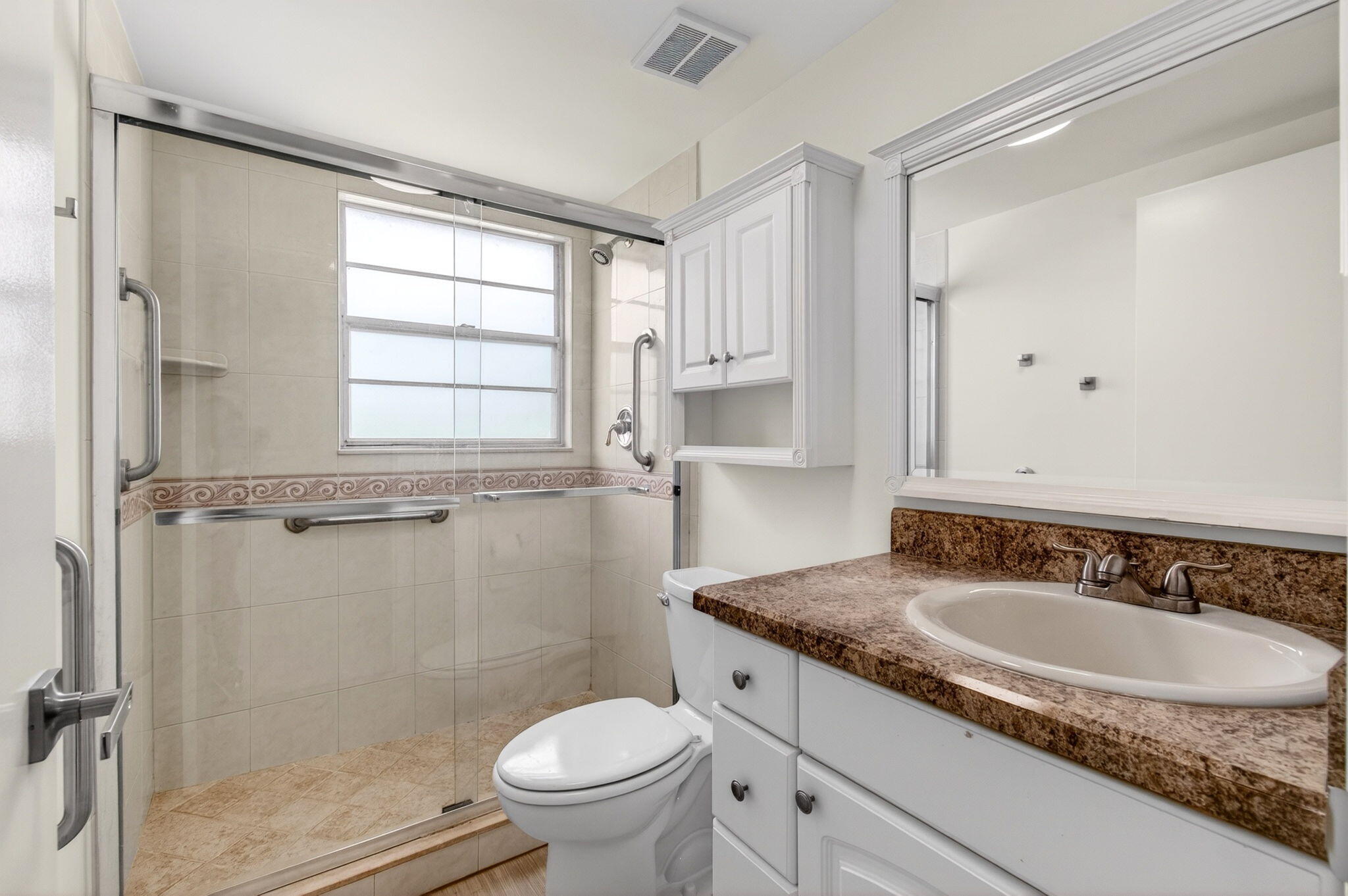 374 Brighton I, Unit 374 Boca Raton, FL 33434 - Photo 26 of 83 Primary Bathroom