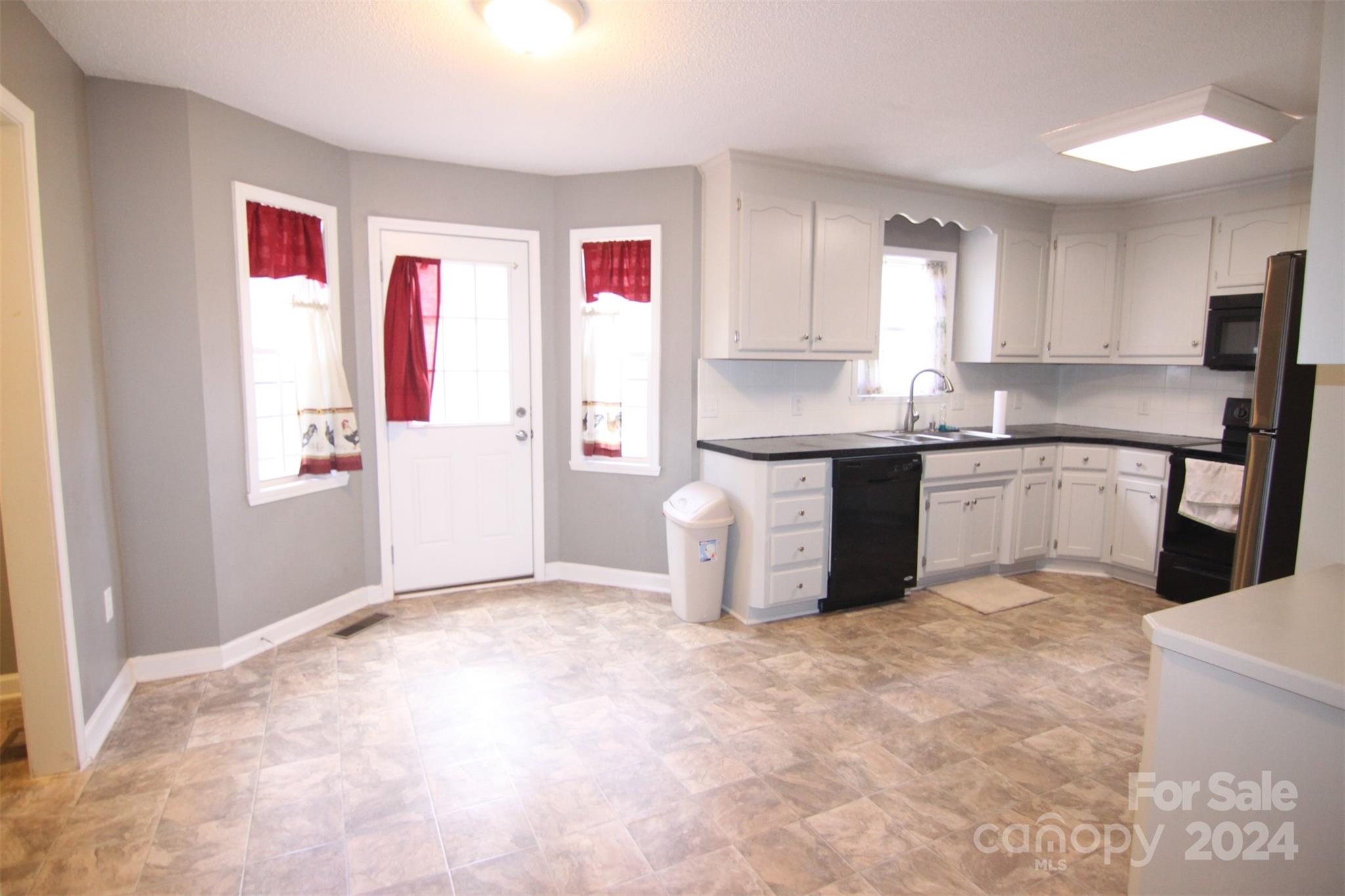 705 Cove Road Gastonia, NC 28052 - Photo 6 of 39 Gallery Image 6