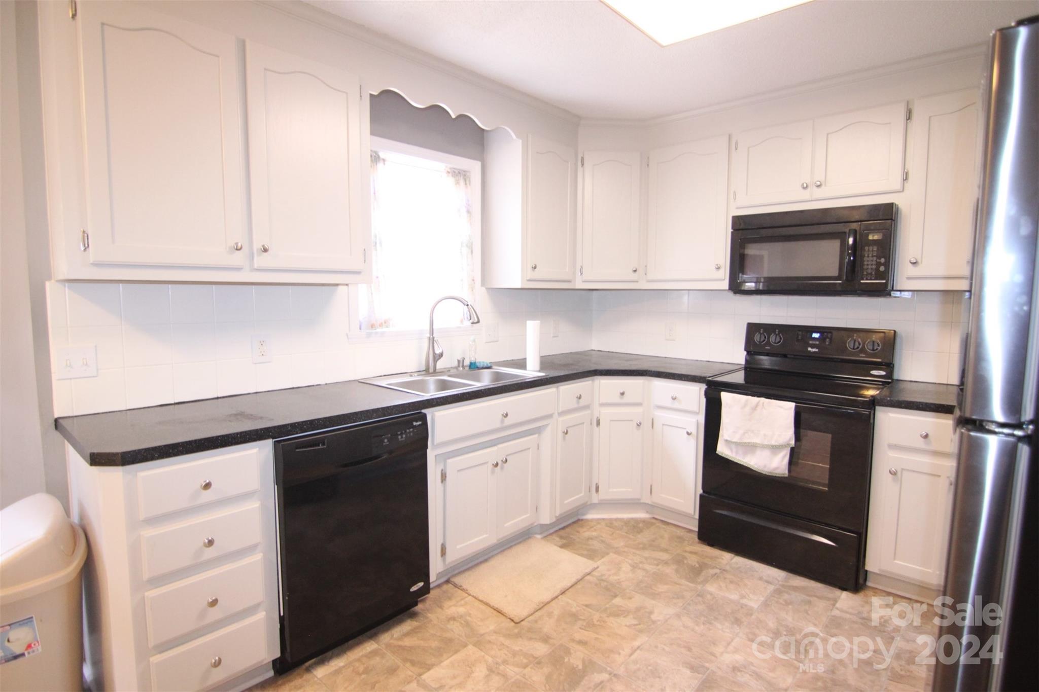 705 Cove Road Gastonia, NC 28052 - Photo 10 of 39 Gallery Image 10