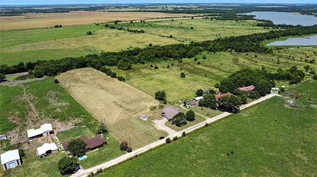 a view of a lush green field