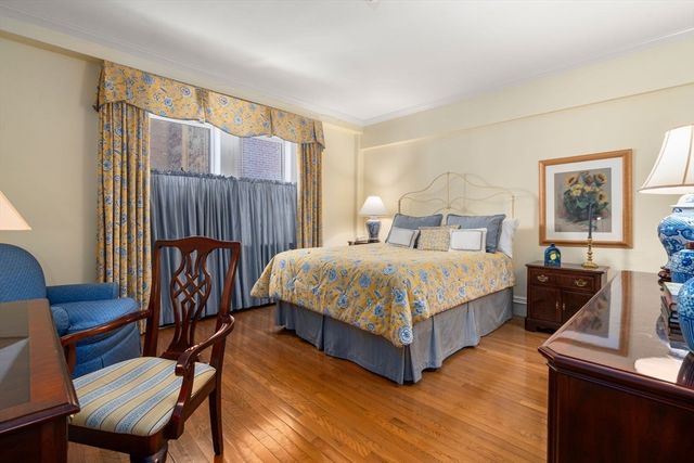 $2,700,000 | 250 Beacon Street, Unit 8, Boston, MA 02116