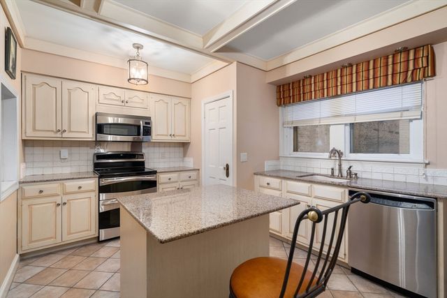 $2,700,000 | 250 Beacon Street, Unit 8, Boston, MA 02116