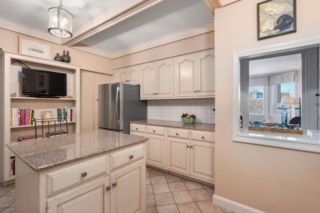 $2,700,000 | 250 Beacon Street, Unit 8, Boston, MA 02116