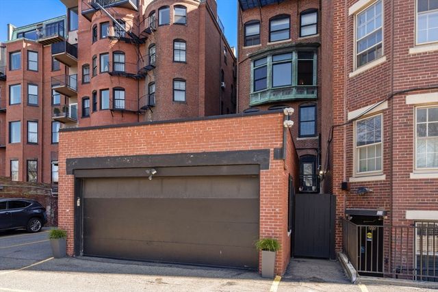 $2,700,000 | 250 Beacon Street, Unit 8, Boston, MA 02116