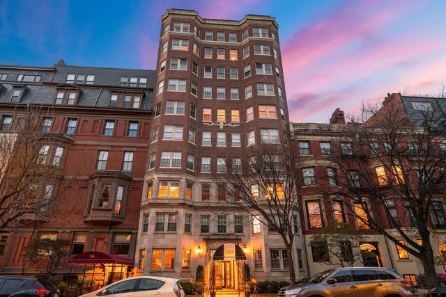 $2,700,000 | 250 Beacon Street, Unit 8, Boston, MA 02116