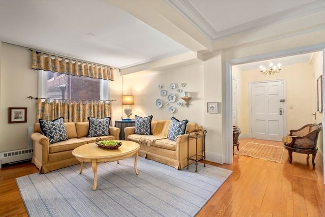 $2,700,000 | 250 Beacon Street, Unit 8, Boston, MA 02116