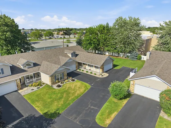 $304,900 | 2267 Whispering Oaks Court, Highland, IN 46322