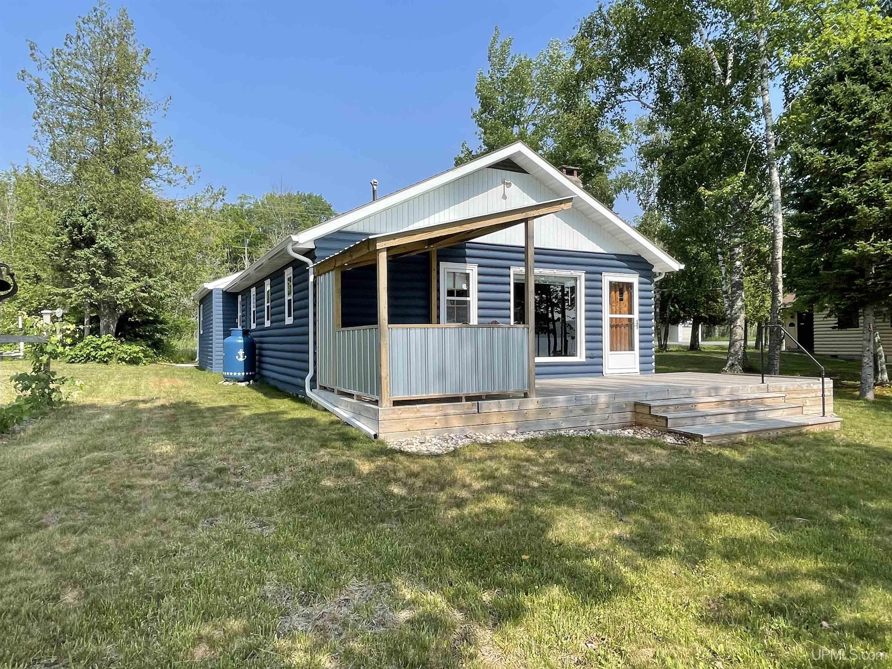 869 N East Gulliver Lake Road Gulliver, MI 49840 - Photo 4 of 44