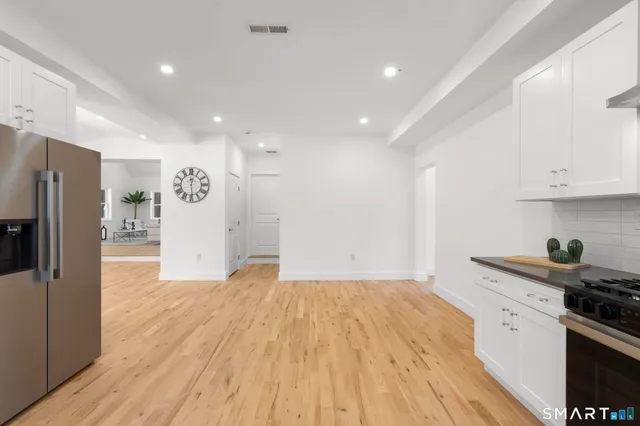 $749,900 | 244 Cow Hill Road, Clinton, CT 06413