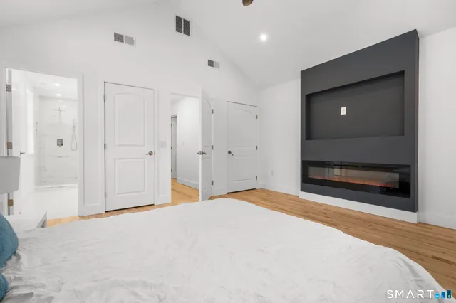 $749,900 | 244 Cow Hill Road, Clinton, CT 06413