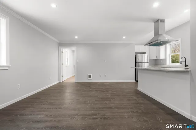 $749,900 | 244 Cow Hill Road, Clinton, CT 06413