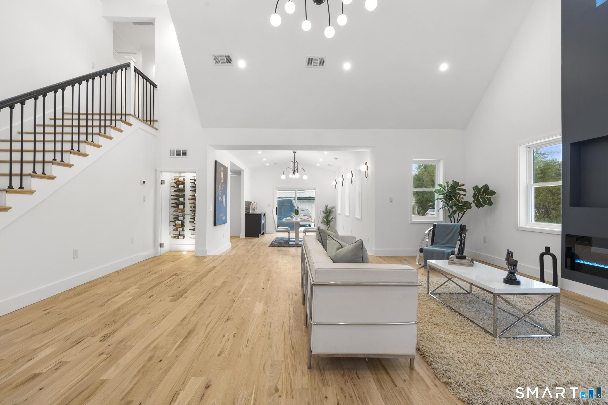 244 Cow Hill Road Clinton, CT 06413 - Photo 4 of 39