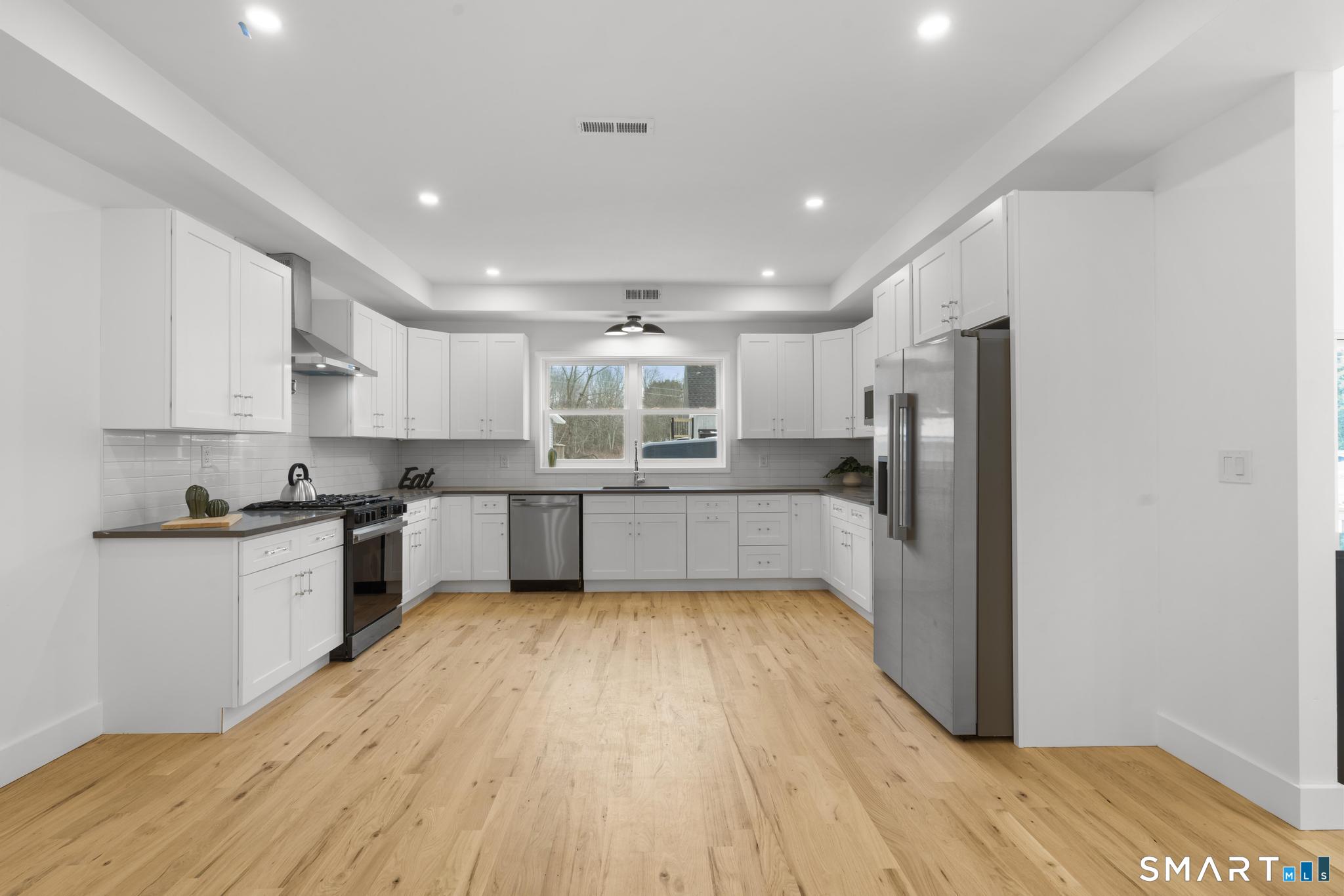 244 Cow Hill Road Clinton, CT 06413 - Photo 8 of 39