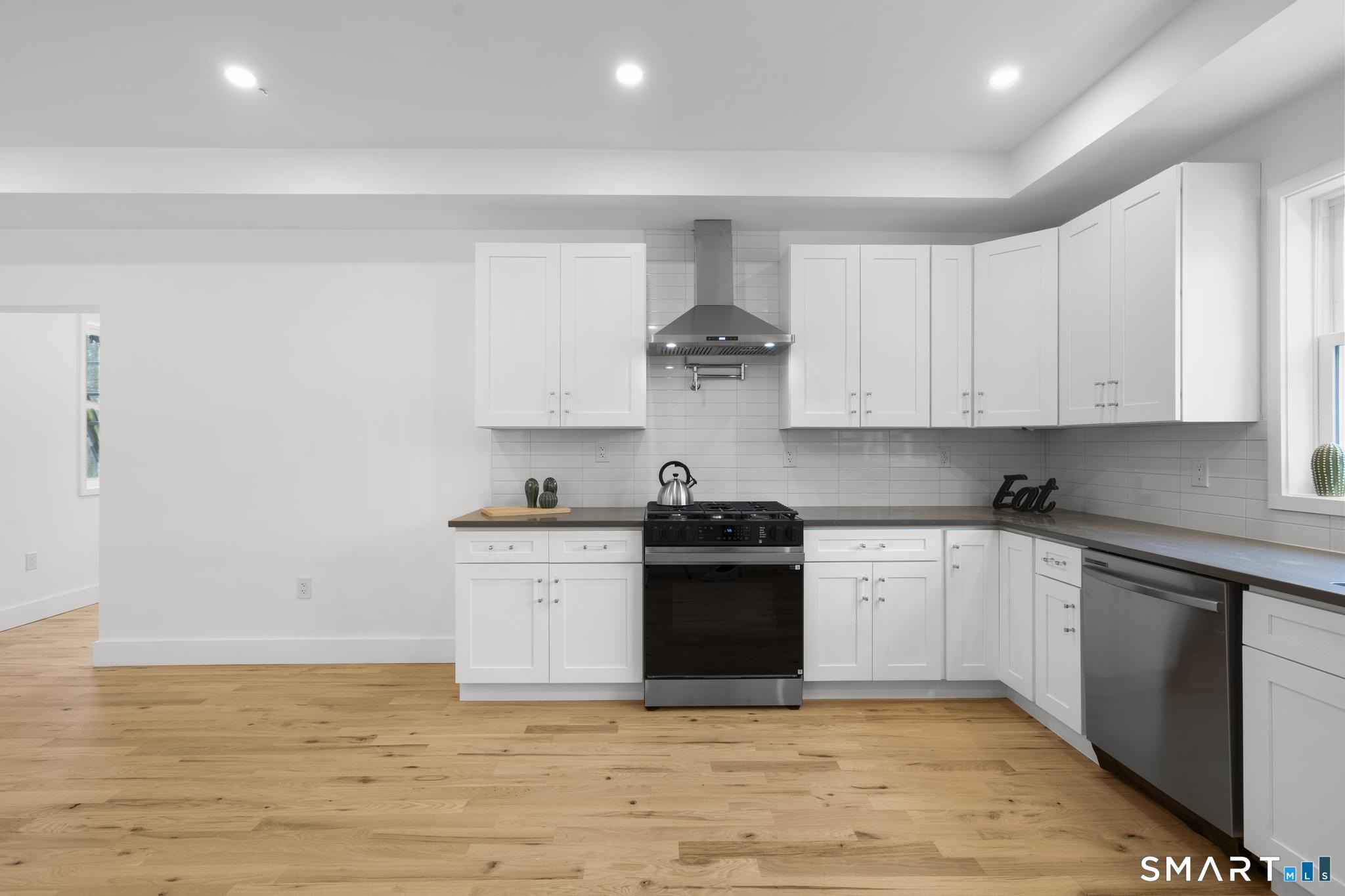 244 Cow Hill Road Clinton, CT 06413 - Photo 10 of 39