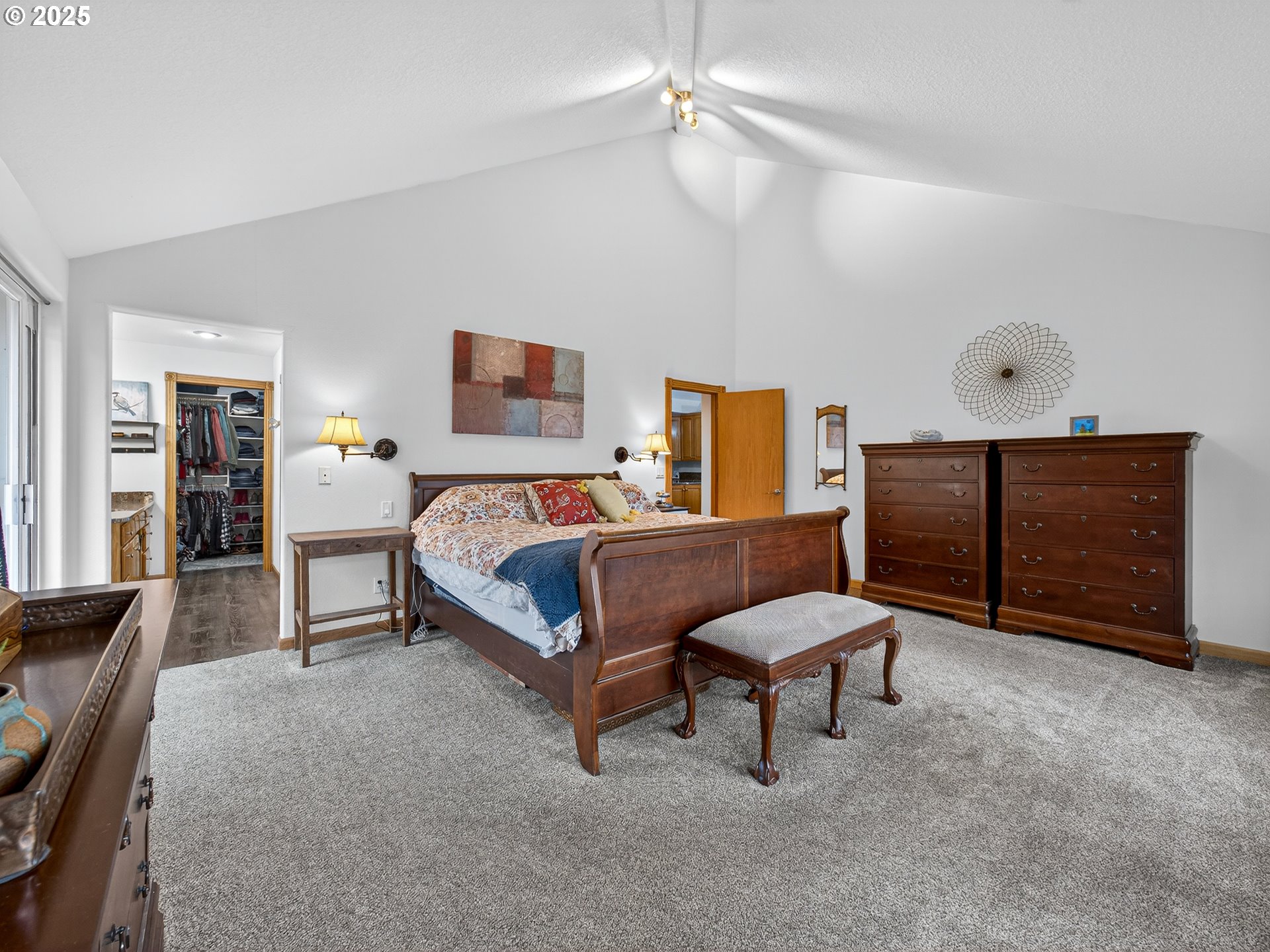 12345 South Fox Road Molalla, OR 97038 - Photo 25 of 48 Owner's Suite Bedroom
