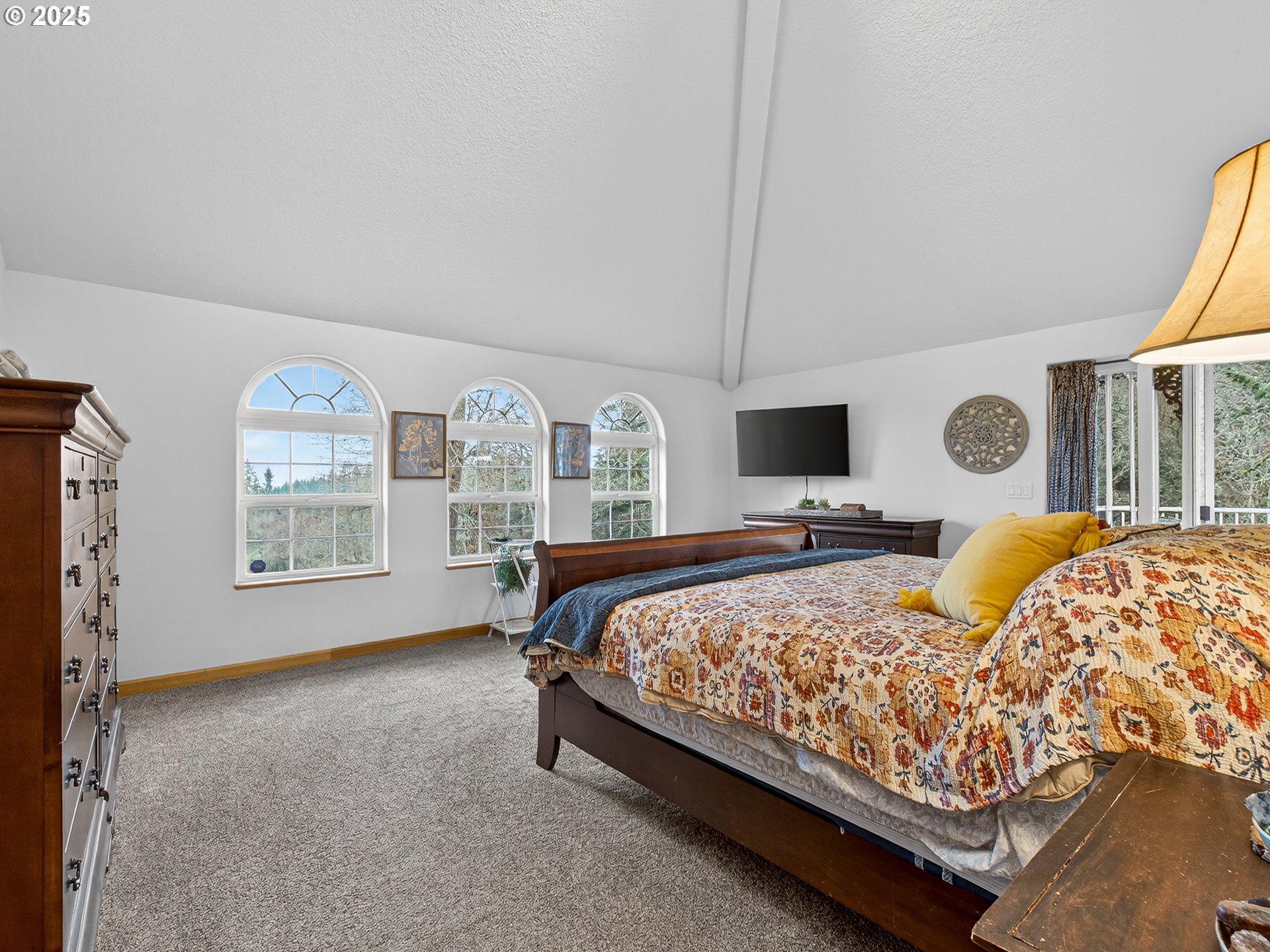 12345 South Fox Road Molalla, OR 97038 - Photo 26 of 48 Owner's Suite Bedroom