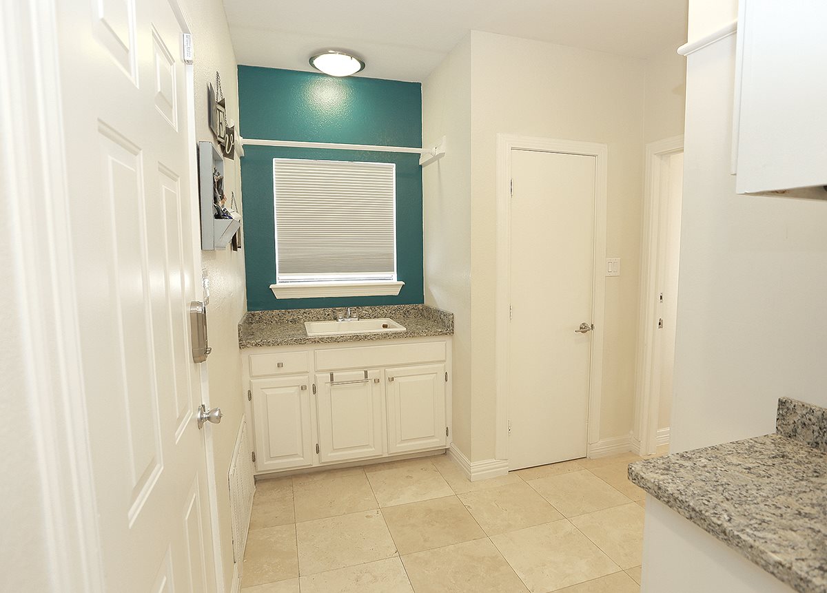 407 Manor Road Laredo, TX 78041 - Photo 17 of 20 Gallery Image 17