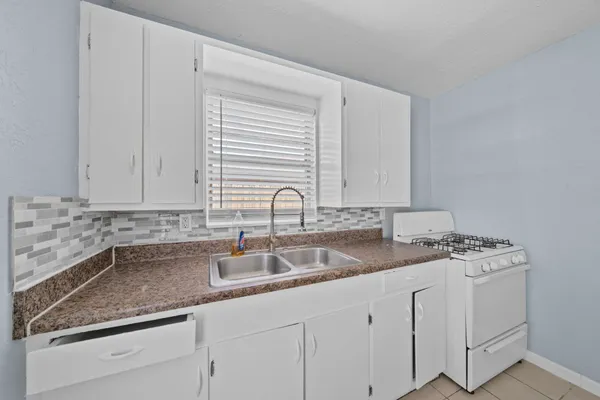 $1,150 | 904 Beverly Avenue, Unit C, Pasadena, TX 77506