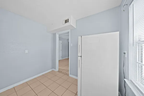 $1,150 | 904 Beverly Avenue, Unit C, Pasadena, TX 77506