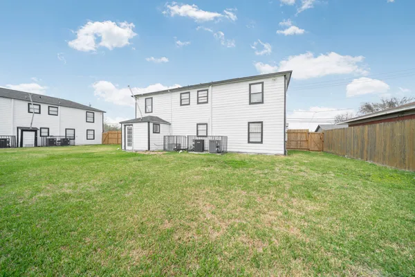 $1,150 | 904 Beverly Avenue, Unit C, Pasadena, TX 77506