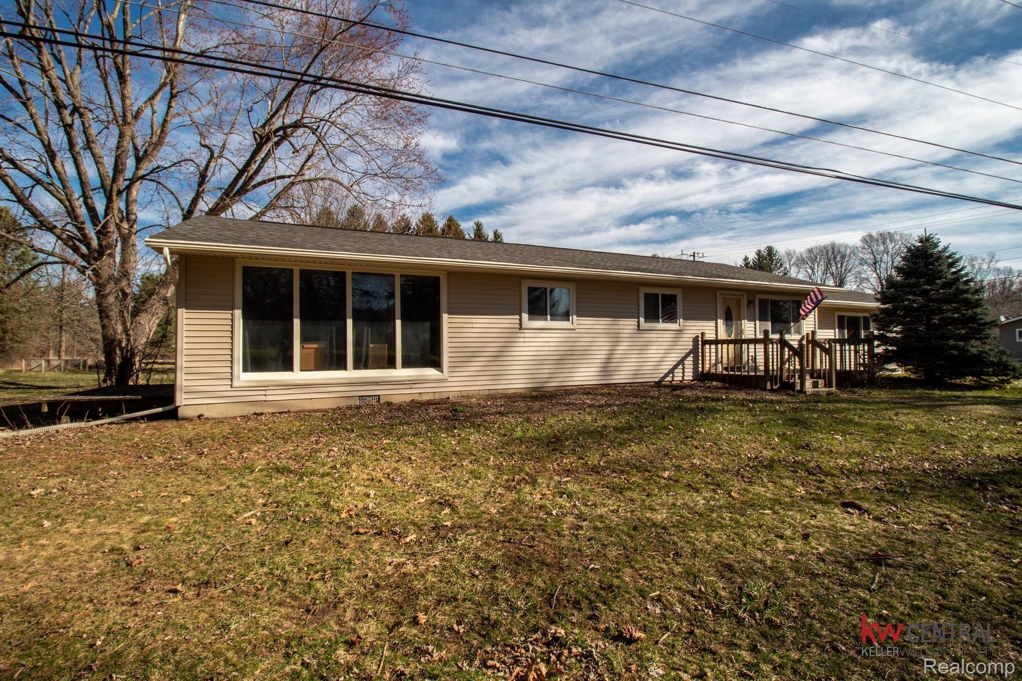 5032 Oakhill Road Clarkston, MI 48348 - Photo 1 of 27 Front of house 4.jpg