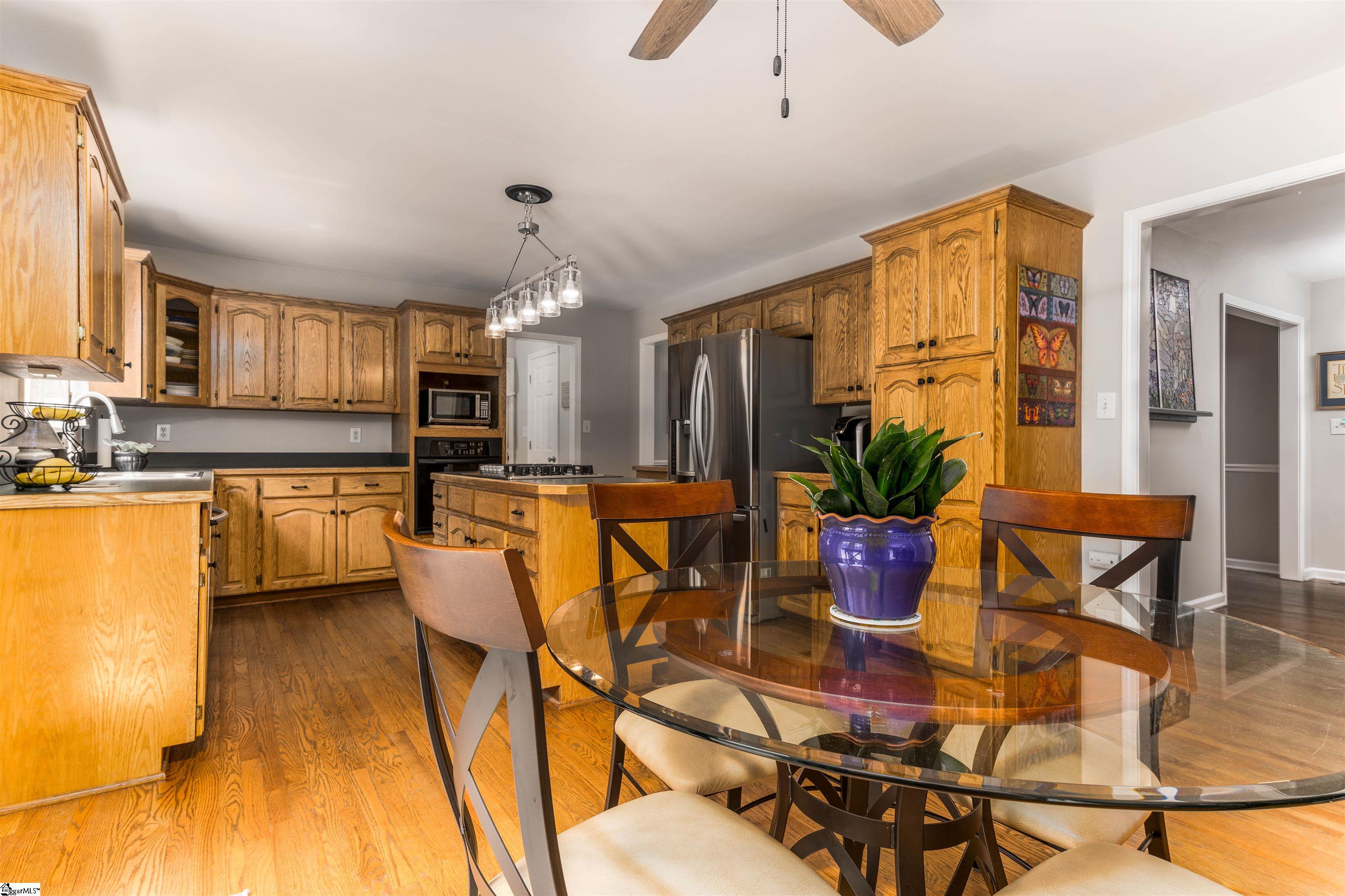 316 Pucketts Pt Road Greenwood, SC 29649 - Photo 8 of 36 Gallery Image 8